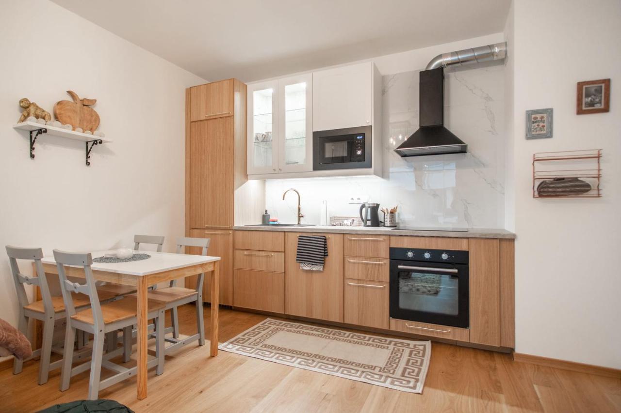 Apartment With Balcony Prag Exterior foto