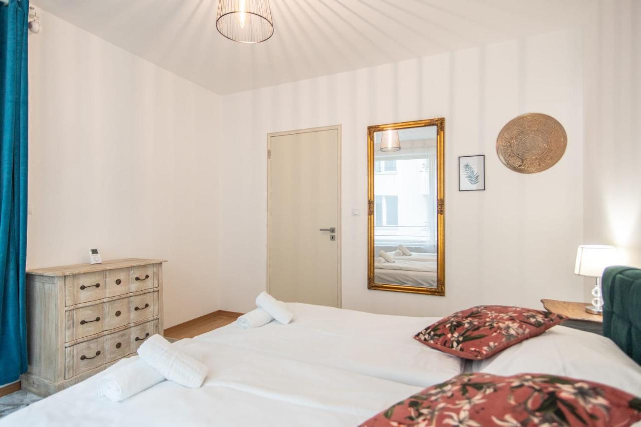Apartment With Balcony Prag Exterior foto