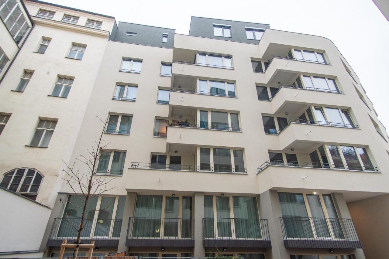Apartment With Balcony Prag Exterior foto