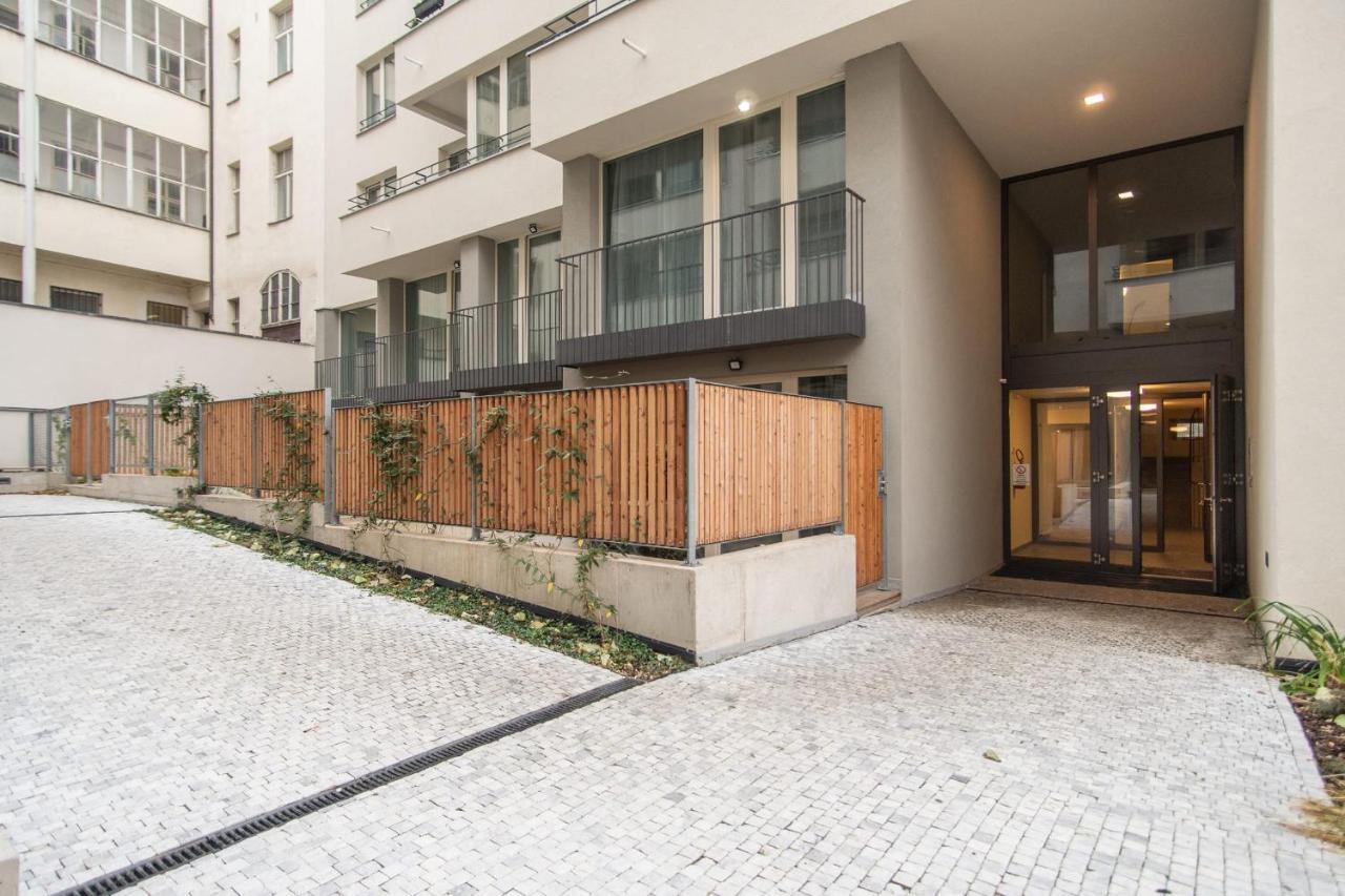 Apartment With Balcony Prag Exterior foto