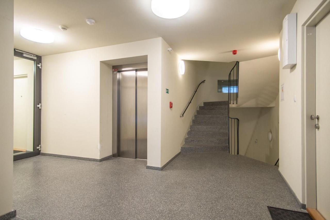 Apartment With Balcony Prag Exterior foto